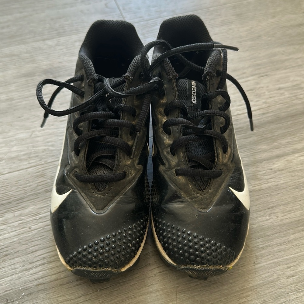 Baseball cleats